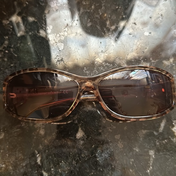 Dolce and Gabbana cheetah sunglasses diamond engraved DG comes with case - Picture 3 of 8